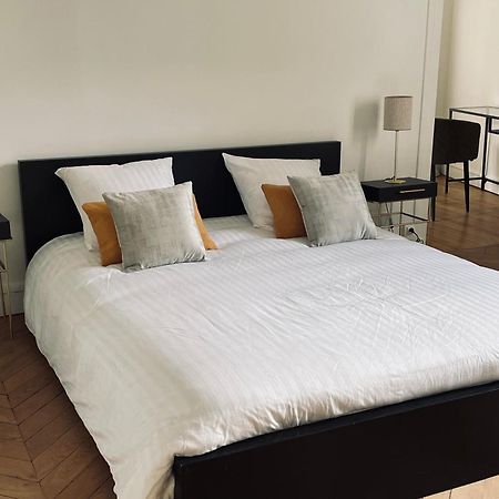 Grand Appartement D'Exception Au Chateau Randin Écully Eksteriør billede